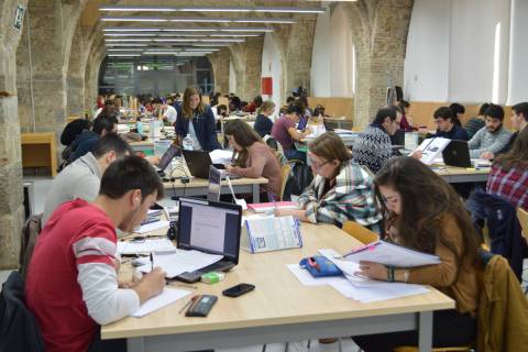 La Sala 2 Del CRAI-Biblioteca, En El Cuartel De Antigones, Abre Las ...