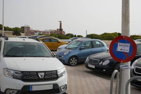 Imagen del parking del campus Muralla del Mar.