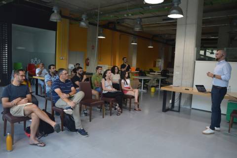 Juanfra Cascales durnate su charla en el ELDI.