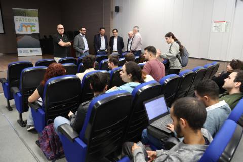 Asistentes y organizadores del seminario, poco antes de su inicio.