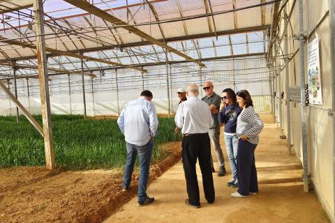 Investigadores del proyecto en el Centro de Demostración y Transferencia Agraria, en El Mirador.