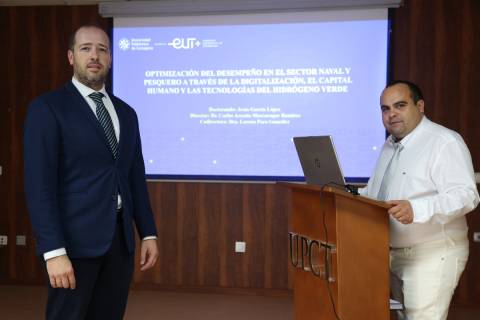 Carlos Mascaraque junto al nuevo doctor por la UPCT Jesús García López.