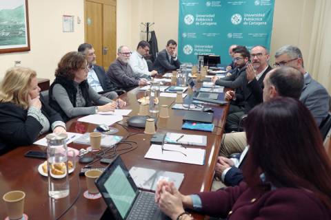 El Rector interviniendo durante la reunión del Consejo Social de esta mañana.