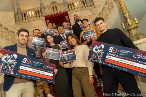 Fotografía de Felipe Pagán para el Ayuntamiento de Cartagena de los premiados y el resto de participantes.