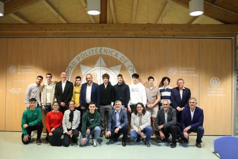 Foto de grupo de los premiados.