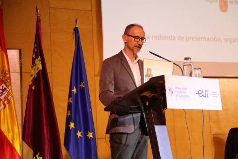 El Rector durante su intervención, hoy, en el Claustro.