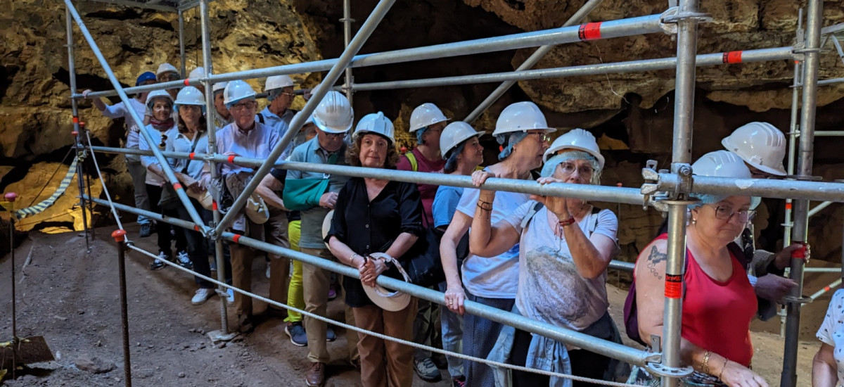 Imagen Estudiantes de la Universidad de Mayores visitan la Sierra Minera y la Cueva Victoria