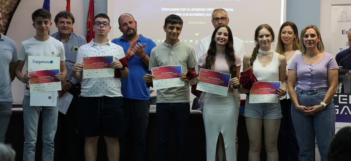 Los ganadores regionales de las Olimpiadas de Teleco recogen sus diplomas en la UPCT