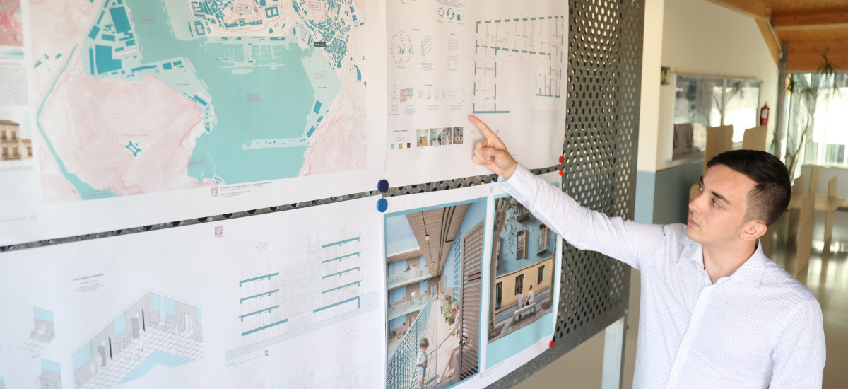 Patio, galería y huerto comunitario en el edificio proyectado en el Monte Sacro por un alumno de Arquitectura