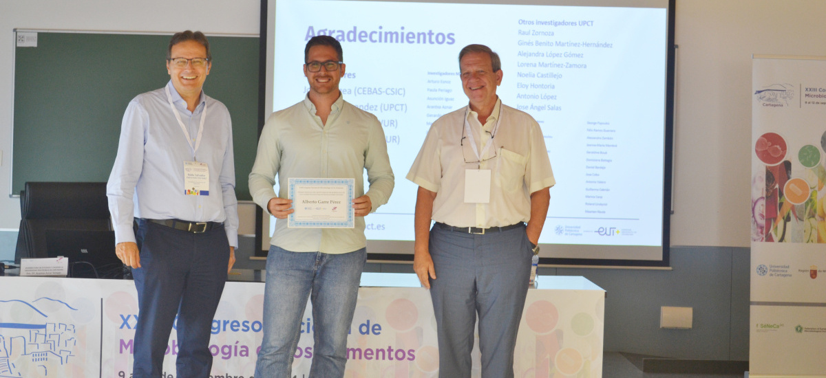 El Congreso Nacional de Microbiología de los Alimentos premia la trayectoria del joven investigador de la UPCT Alberto Garre