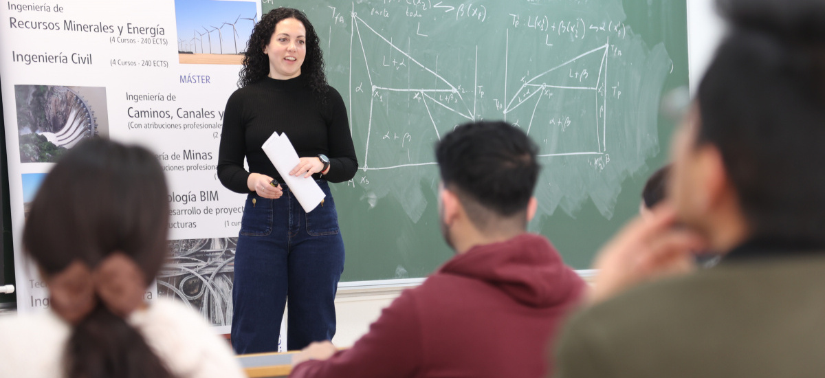 Imagen Mirian Cánovas, ingeniera de proyectos de puentes y coordinadora BIM en CFCSL: «Era mi sueño y lo he alcanzado»