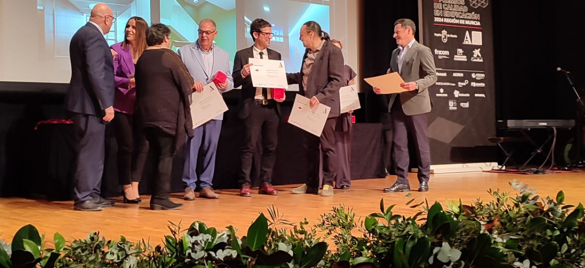 Premio para los profesores Edith Aroca y José María López por la accesibilidad de la reforma de un hospital en Lorca